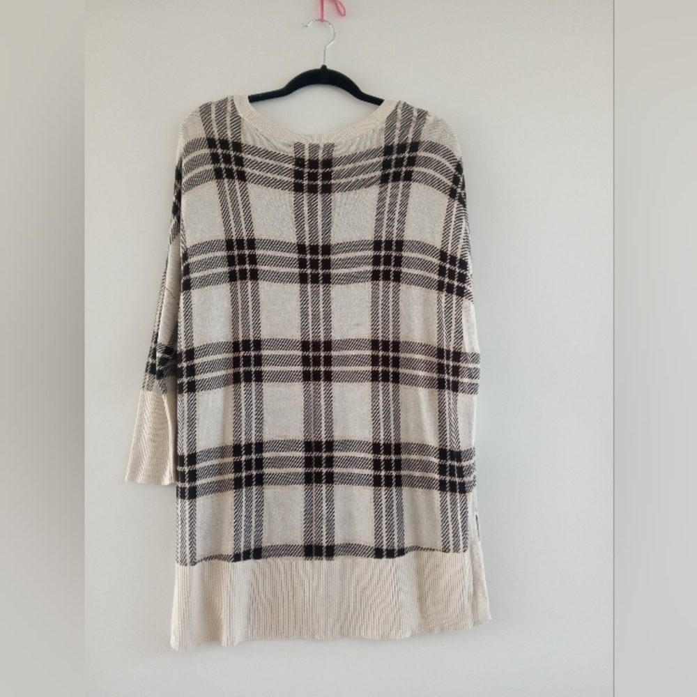 Wonderly Black & Cream Plaid Tunic Knit Sweater - Size Medium - Picture 5 of 9